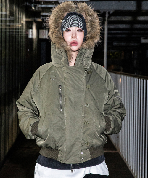 엑스톤즈 XF017 오블리크 N2B 퍼 봄버 자켓 (KHAKI)