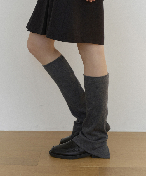Fine Ribbed Slit Leg Warmers (charcoal)
