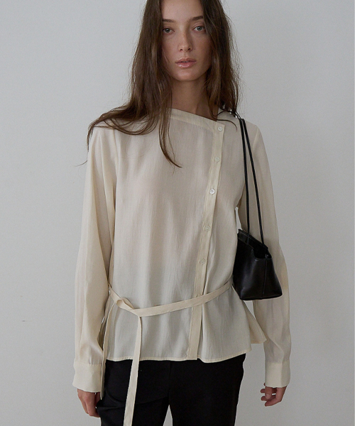 String Button Blouse (Beige)
