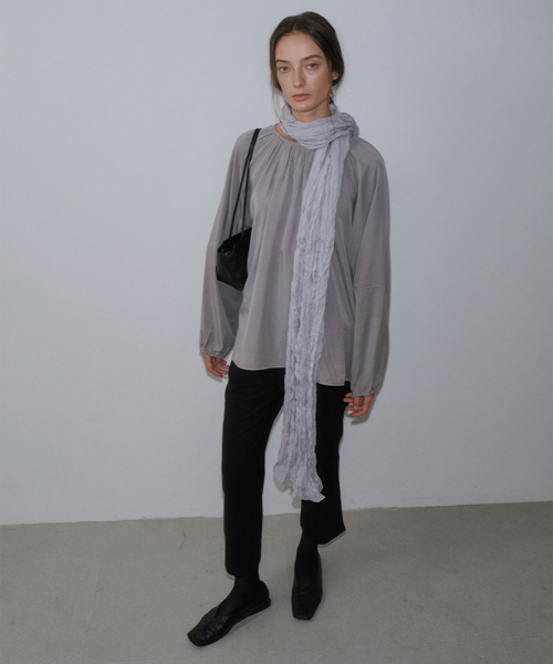 Zue Crinkle Muffler (Light Gray)