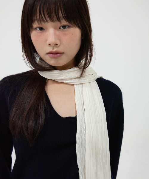 pleats long scarf - ivory