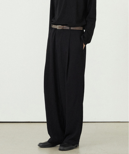 DOREI Deep One-Tuck Half-Elastic Wide Fit Pants Black IEPA6F104BK