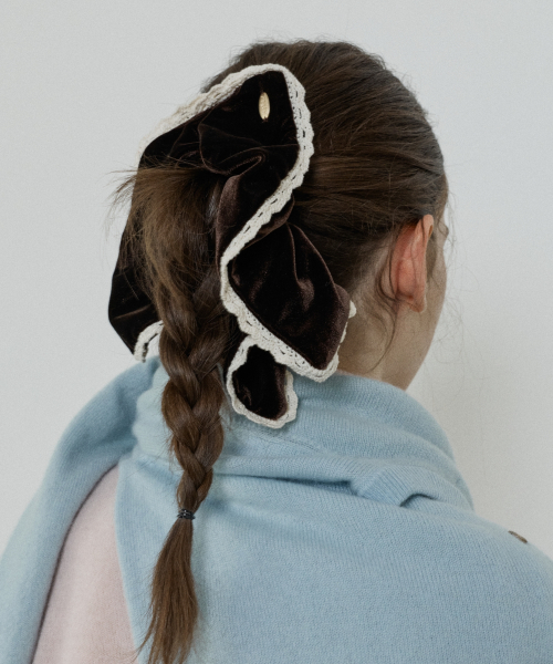 velvet square scrunchie - brown