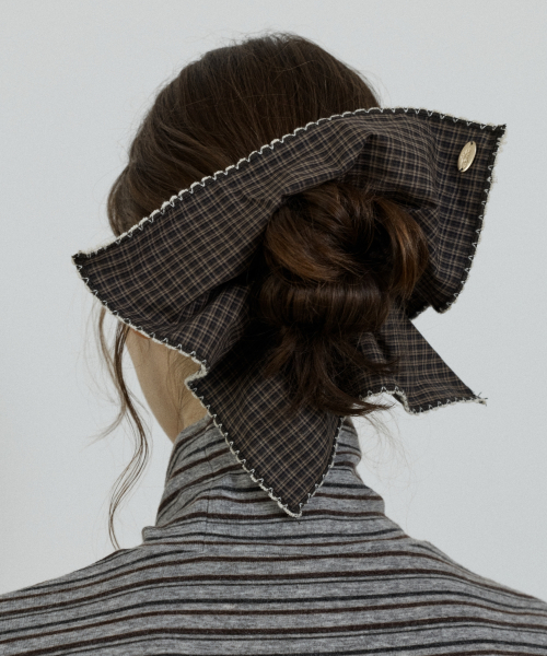 check square scrunchie - brown