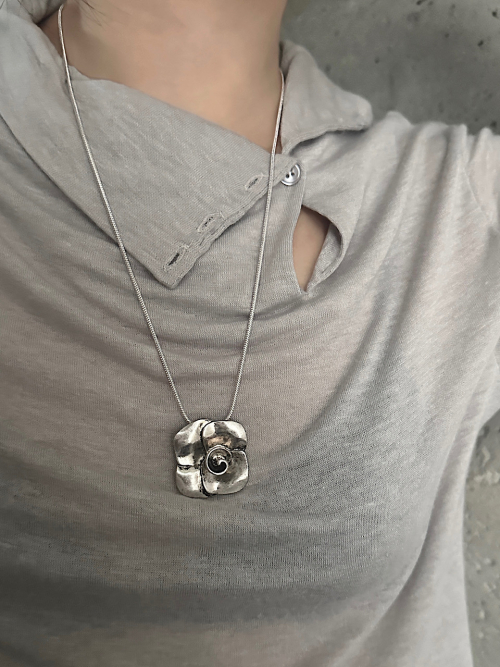 Vintage Spiral Flower Necklace