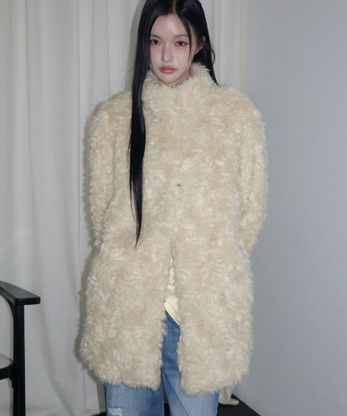 비터셀즈 하이넥 하프 퍼 자켓-버터