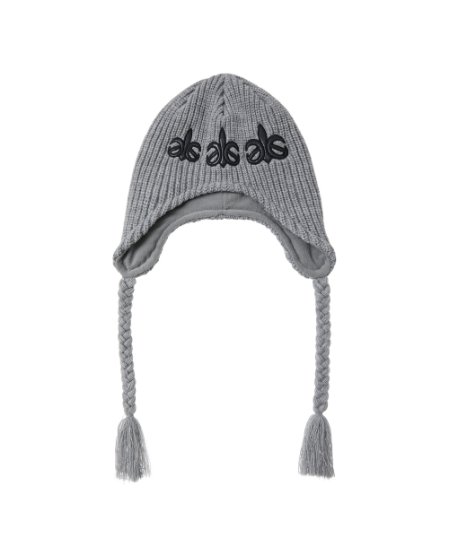 PATCH POINT BEANIE IN GREY