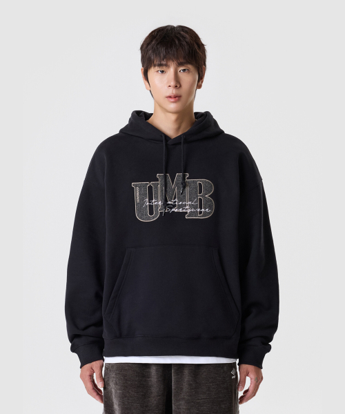 기모 아플리케 후드 티셔츠 블랙 UR421CHDO4 — Main product photo