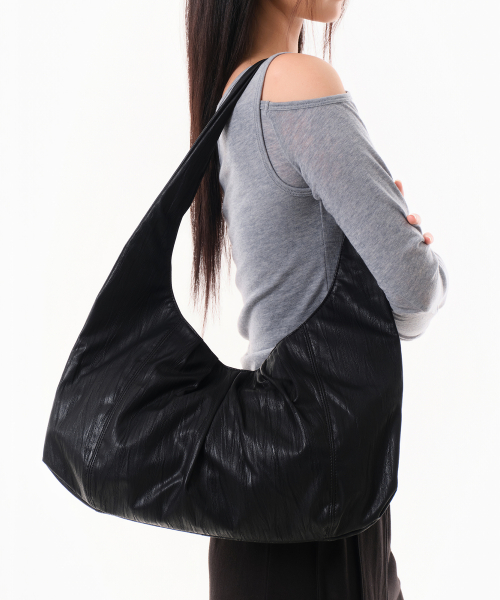 WRINKLE HOBO BAG (BLACK)