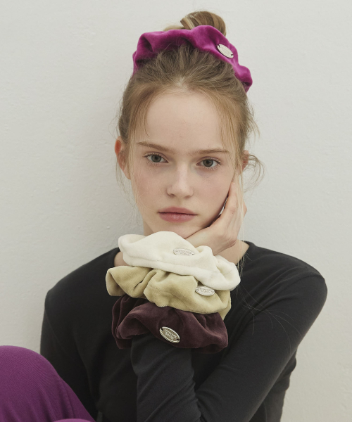 Velvet Touch Big Scrunchie_Sand Green