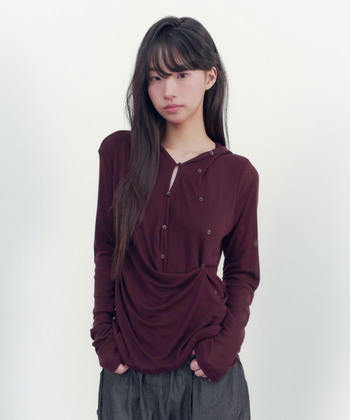 DRAPE BUTTON HOODED LONG SLEEVE T (WINE)
