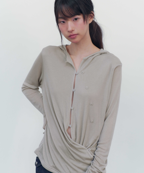 DRAPE BUTTON HOODED LONG SLEEVE T (SAND)