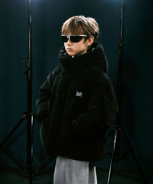 브라운브레스 키즈 KIDS TAG GLOSSY DOWN JUMPER - BLACK