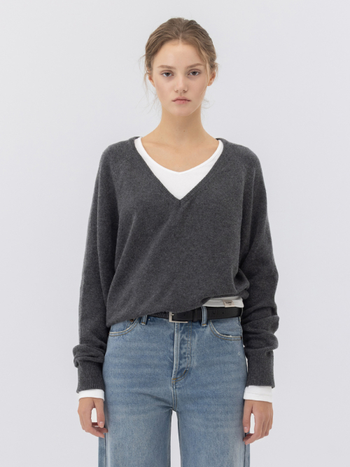 G LOOSE DEEP V-NECK KNIT (GRAY) — Main product photo
