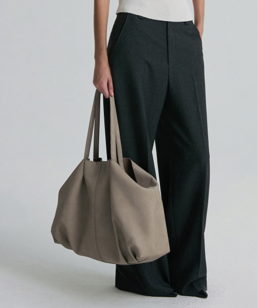 INVERTED PLEATS SLOUCH BIG TOTE BAG TAUPE