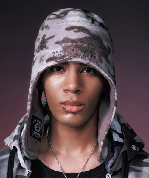 AAPE X NMNL REVERSIBLE FLEECE BEANIE - SAND GRAY