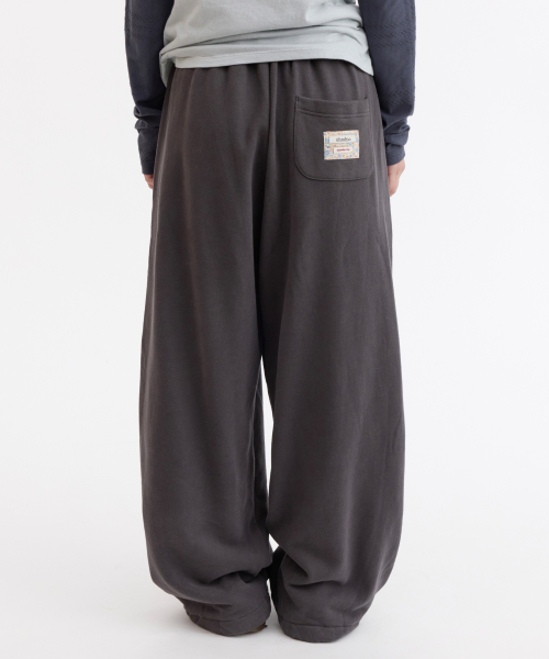오헤시오 FLORAL SIGNATURE PATCH POCKET SWEATPANTS, CHARCOAL