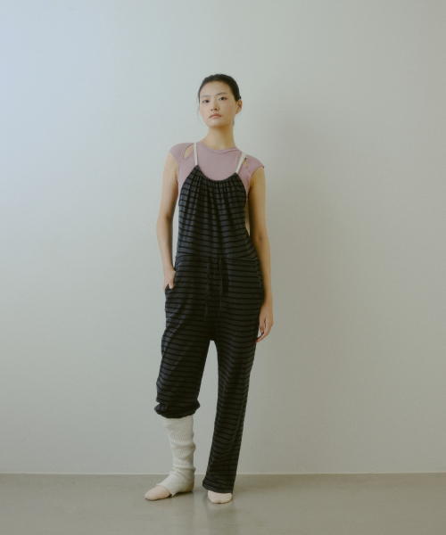 큐피도 Momo Stripe Full Romper _ Charcoal