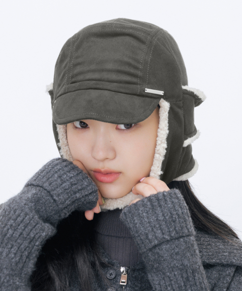 미세키서울 Button trapper hat CHARCOAL