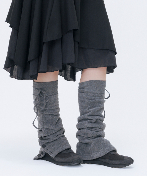 미세키서울 Button fleece leg warmer CHARCOAL