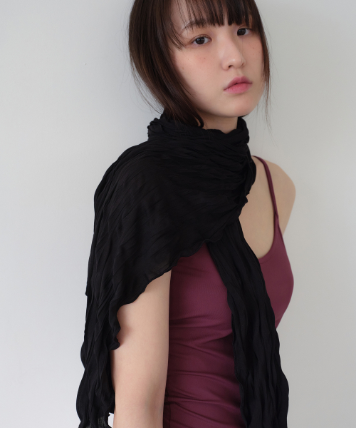 [wide] soft wrinkle long scarf - black