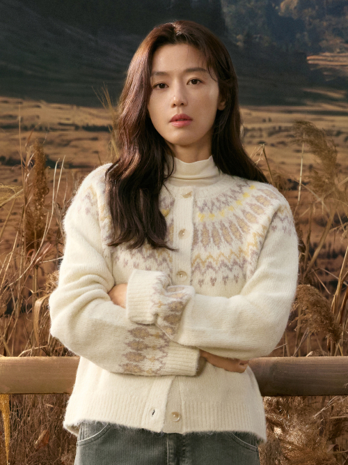 여성 커스터드얀 크루넥 가디건 페어아일_MSG4EC2402