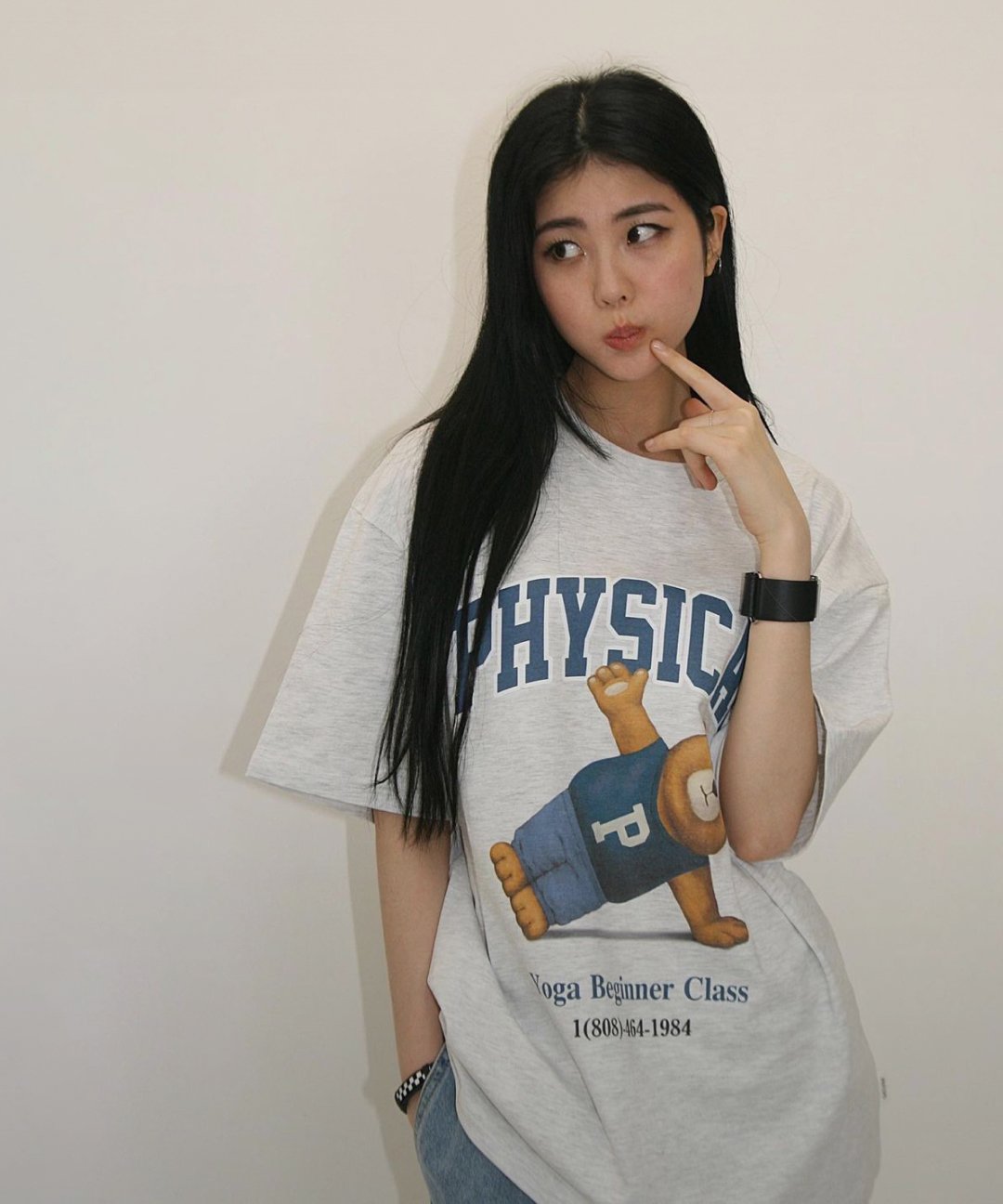 RONRON RONRON DOODLE LETTERING SLIM CROP T SHIRT (Creatrip)