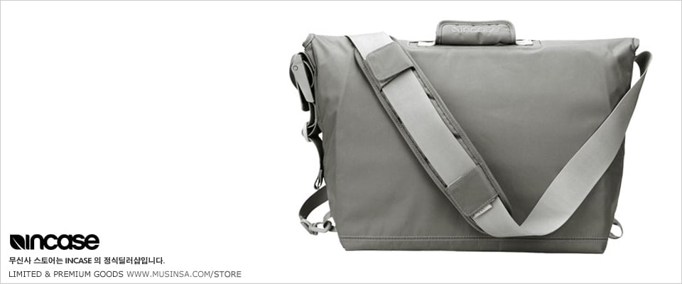 incase range large messenger bag