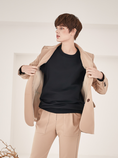 Приталенный однобортный жакет (Beige)