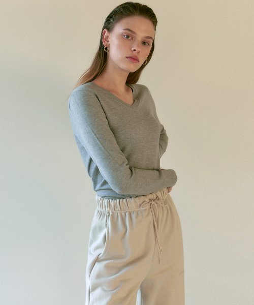 [ESSENTIAL] SOFT V NECK KNIT_GRAY thumbnail 2