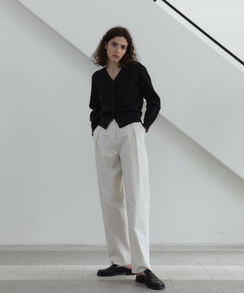 21S V-NECK LINE RIBBED CARDIGAN (чёрный)
