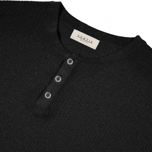 Texture Henly neck Knit Black