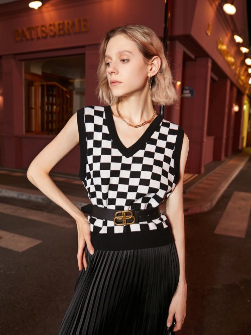 Checkerboard v-neck knit vest_WHITE