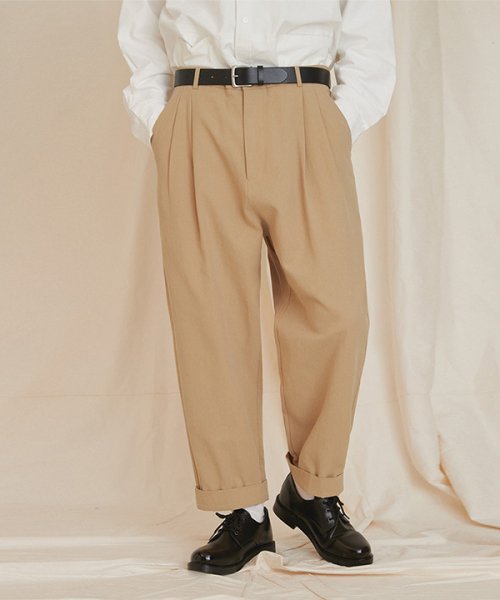 MUSINSA | VETEZE Side Control Boy Fit Two-Tuck Pants (Beige)
