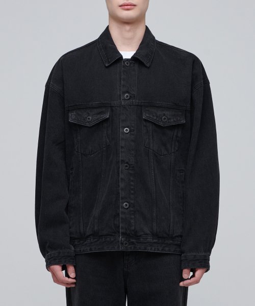 BLACK OVERSIZED DENIM TRUCKER JACKET