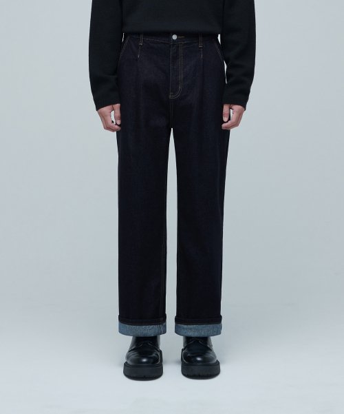 One tuck loose tapered denim pants [Deep indigo]