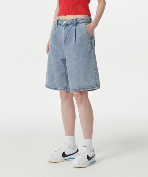 WOMENS WIDE BERMUDA DENIM SHORTS [LIGHT INDIGO]