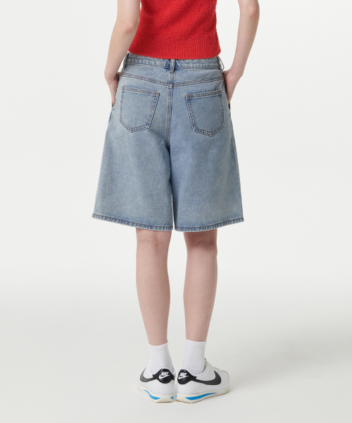 WOMENS WIDE BERMUDA DENIM SHORTS [LIGHT INDIGO]