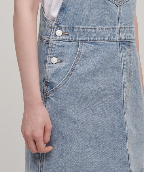 WOMENS OVERALL MINI DENIM DRESS [LIGHT INDIGO] thumbnail 6