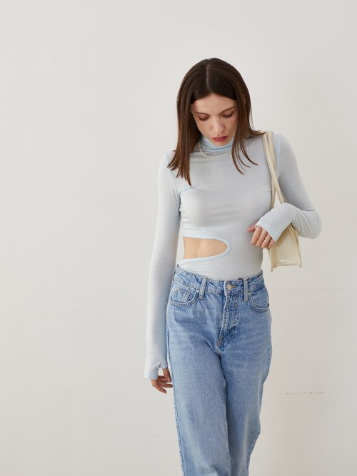 Cutout turtleneck t-shirt (sky blue)