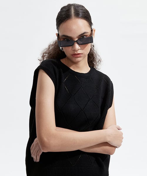 NOI633 diamond punching knit vest (black)