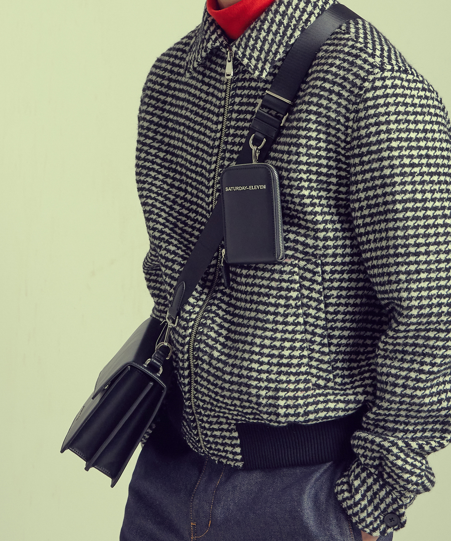 NO.3 BLACK TOP STITCHED LEATHER HANDLE CROSS BODY BAG