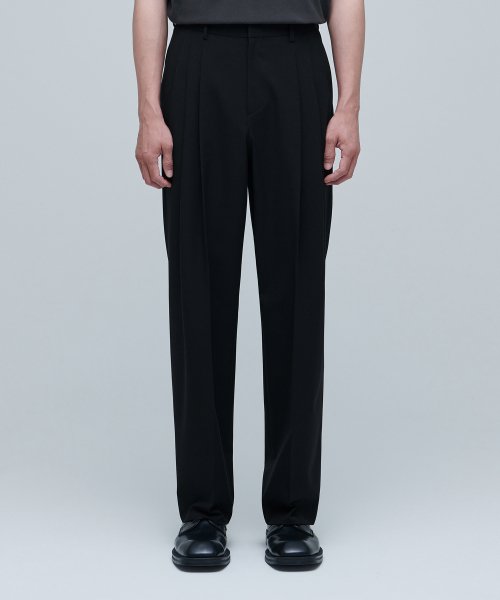 LIGHTWEIGHT 3-TUCK SEMI BALLOON SLACKS [BLACK]