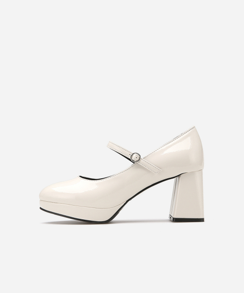 Round toe mary jane on sale pumps