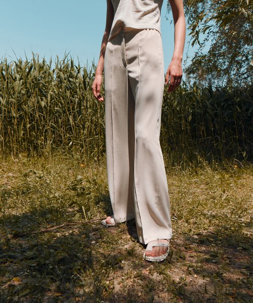 PINTUCKED WIDE LEG TROUSER