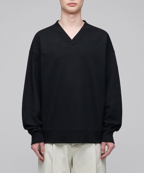 Black v store neck sweatshirt