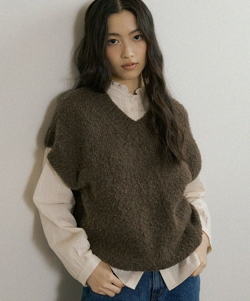alpaca V-neck knit vest-brown