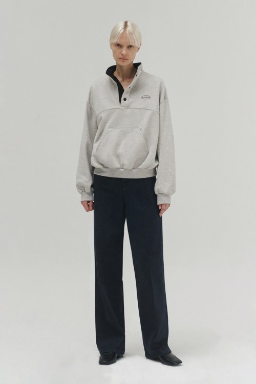 Button logo sweatshirt (gray)