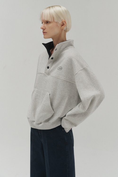 Button logo sweatshirt (gray)