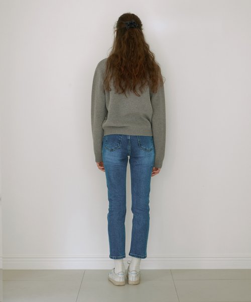 Slim fit straight denim pants (BLUE)